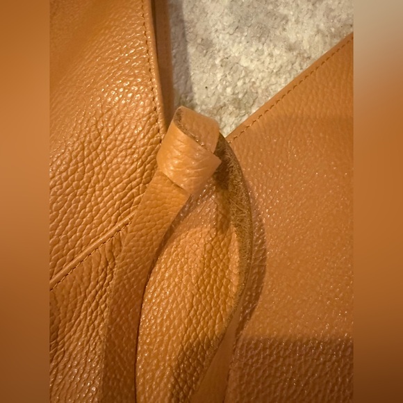 Marlon Italy Genuine Leather Slouch Hobo Bag – Tan Cognac – Made in Italy - Picture 2 of 6